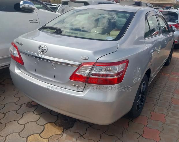 Toyota Premio 2016 Silver