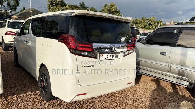 Toyota Alphard 2018 White