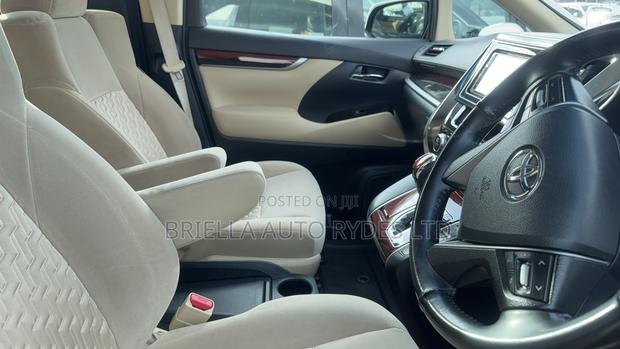 Toyota Alphard 2018 White