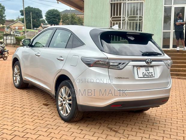 Toyota Harrier 2017 Silver