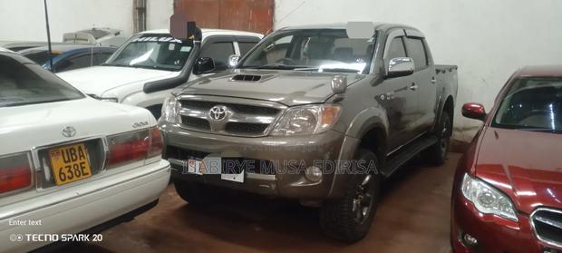 Toyota Hilux SR 4x4 2015 Gold