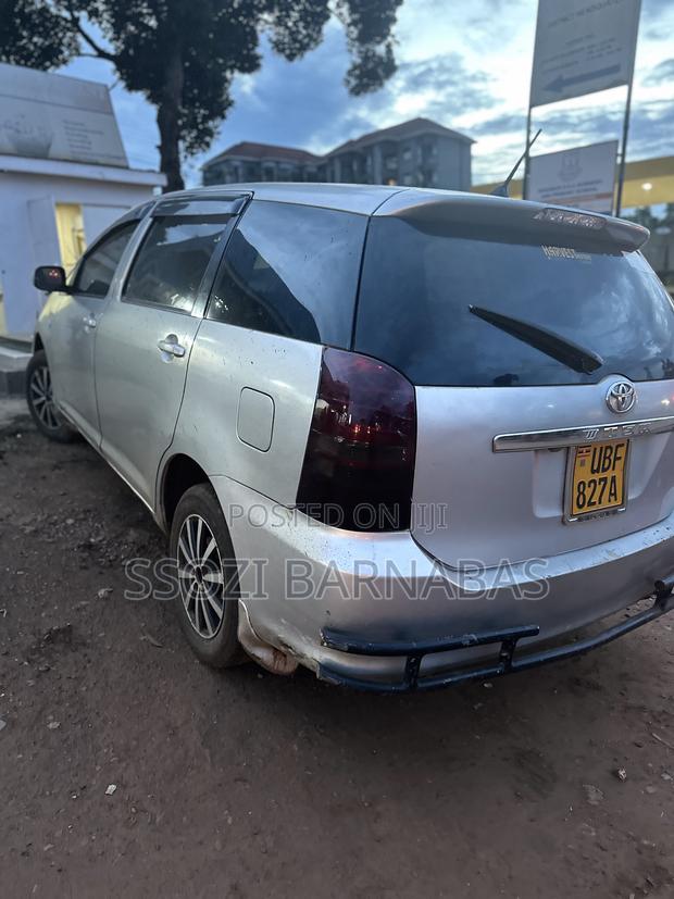 Toyota Wish 2004 Silver