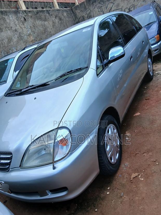 Toyota Nadia 2000 White