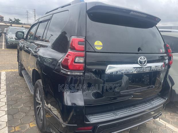 Toyota Land Cruiser Prado 2017 Black