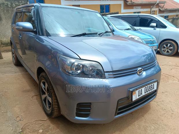 Toyota Corolla Rumion 2010 Gray