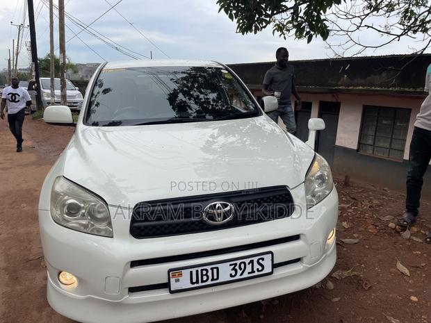 Toyota RAV4 2008 White