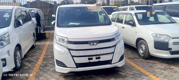 Toyota Noah 2.0 AWD (8 Seater) 2019 White
