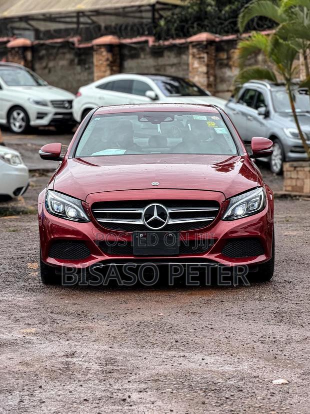 Mercedes-Benz C200 2017 Beige