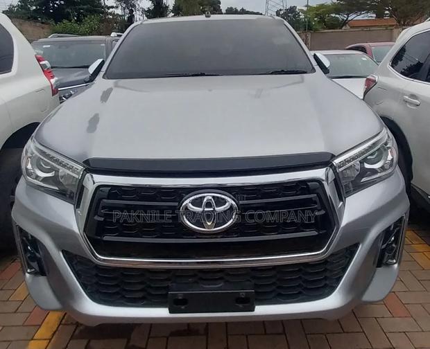 Toyota Hilux 2019 Silver