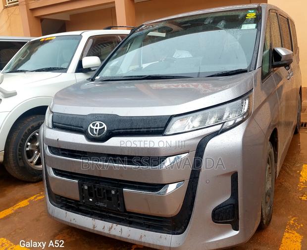 Toyota Noah 2022 Gray