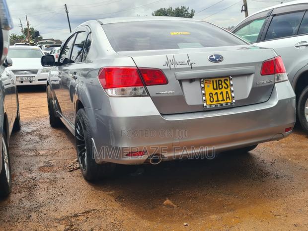 Subaru Legacy 2012 Silver
