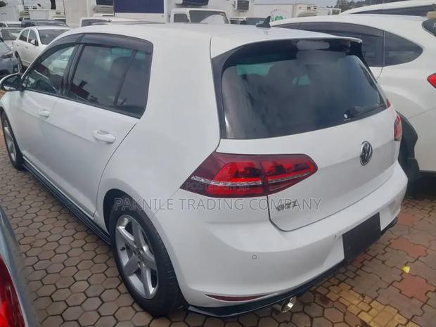 Volkswagen Golf GTI 2017 White