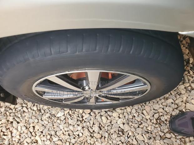 Toyota Nadia 2001 Silver