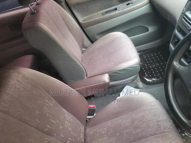 Toyota Nadia 2001 Silver