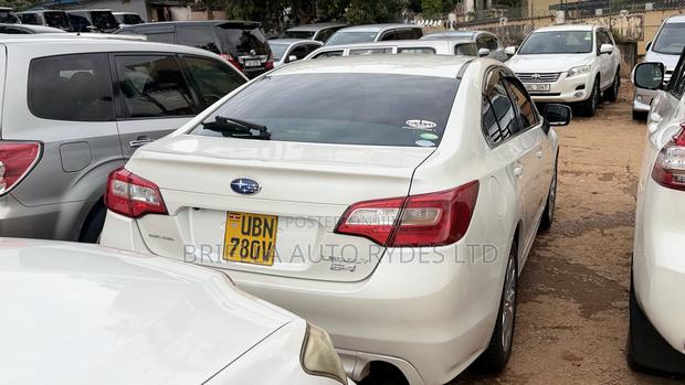 Subaru Legacy 2015 Off white