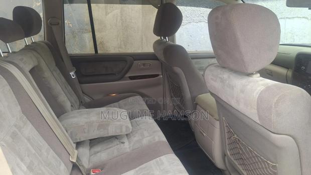 Toyota Land Cruiser 2004 White