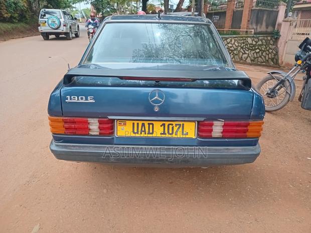 Mercedes-Benz 190E 1994 Blue
