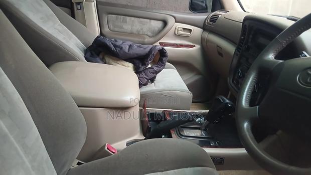 Toyota Land Cruiser 2010 White