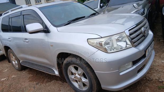 Toyota Land Cruiser 2006 Silver