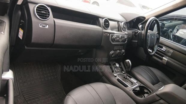 Land Rover Discovery 2012 Gray