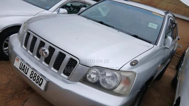 Toyota Kluger 2005 Silver