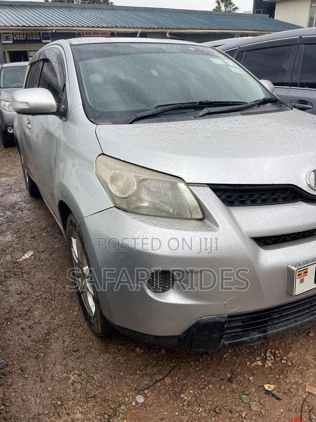 Toyota IST 2009 Silver