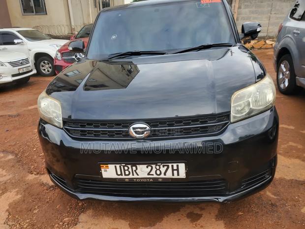 Toyota Corolla Rumion 2010 Black