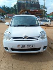 Toyota Sienta 2012 White for sale