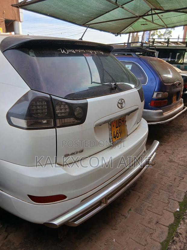 Toyota Harrier 2005 White