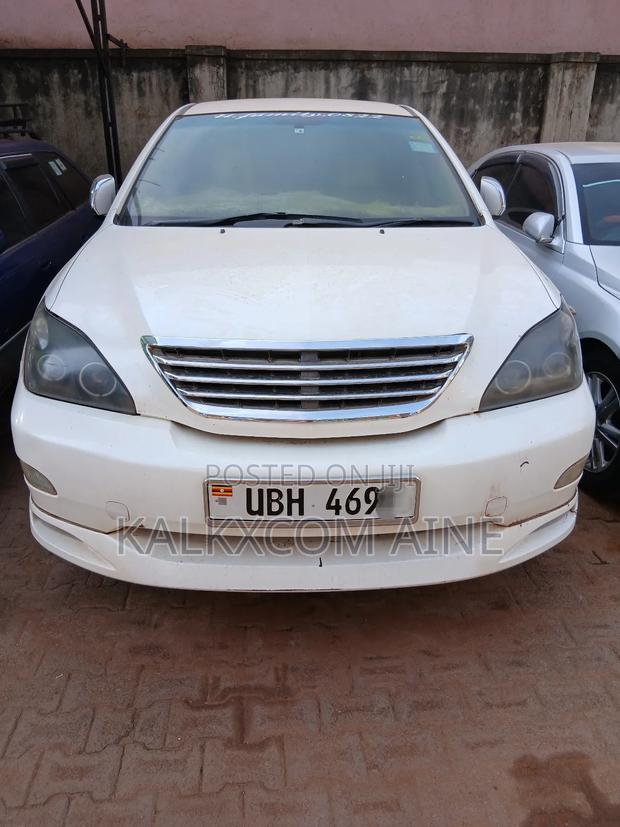 Toyota Harrier 2005 White