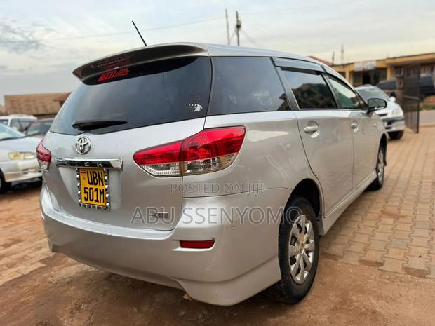 Toyota Wish 2009 Silver