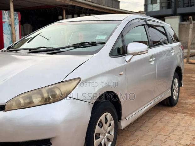Toyota Wish 2009 Silver