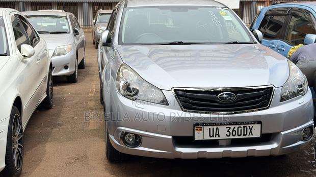 Subaru Outback 2011 Silver