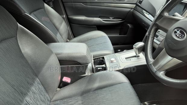 Subaru Outback 2011 Silver