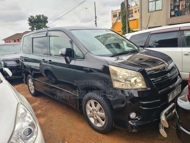 Toyota Noah 2008 Black