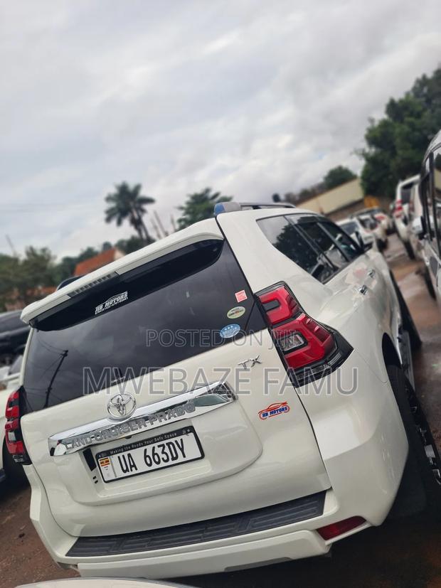 Toyota Land Cruiser Prado 2018 White