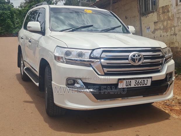 Toyota Land Cruiser 2015 White
