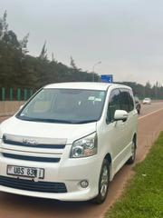 Toyota Noah 2012 White for sale