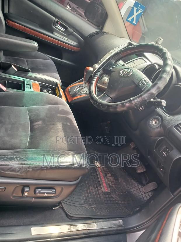 Toyota Harrier 2.4 2011 Gray