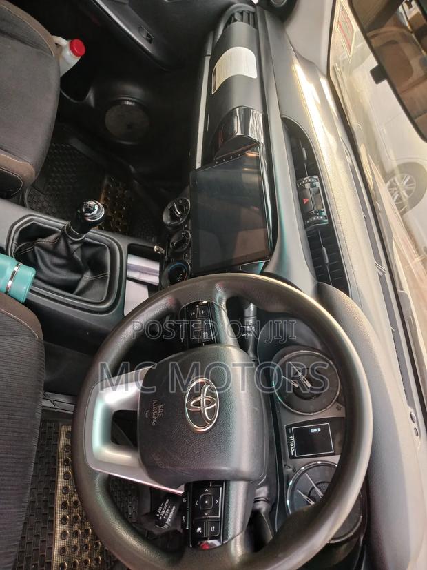 Toyota Hilux Revo Double Cab Petrol 2.7 RWD 2016 Green