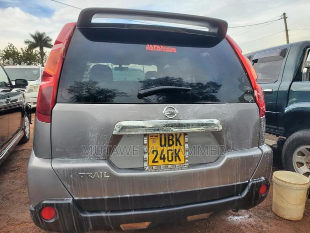 Nissan X-Trail 2010 Gray
