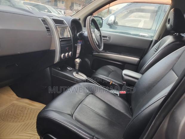 Nissan X-Trail 2010 Gray