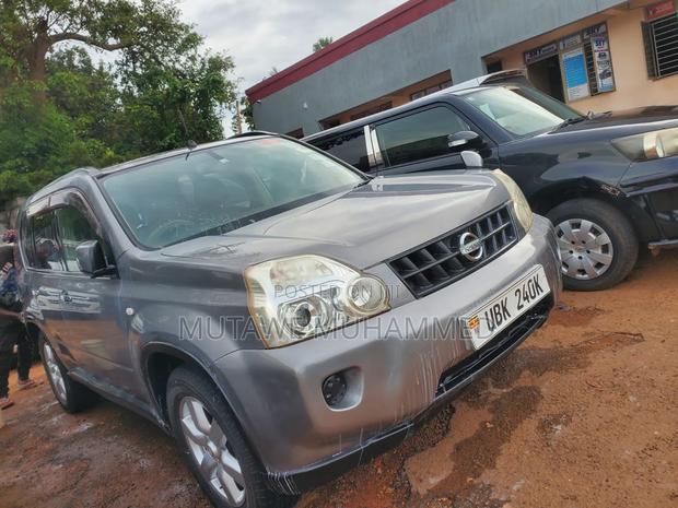 Nissan X-Trail 2010 Gray