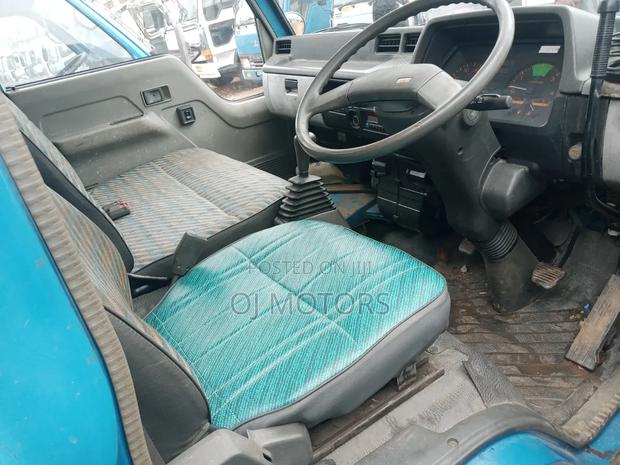 Mitsubishi Canter 1993 Blue