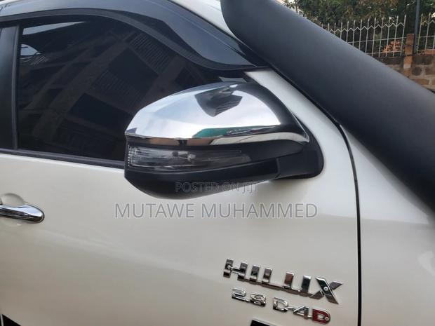 Toyota Hilux 2020 White