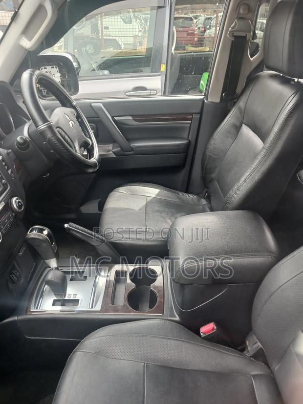 Mitsubishi Pajero V80 3.0 VR-I 2014 White