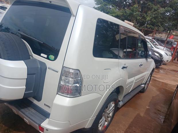 Mitsubishi Pajero V80 3.0 VR-I 2014 White