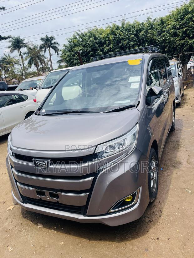 Toyota Noah 2.0 FWD (7 Seater) 2019 Gray