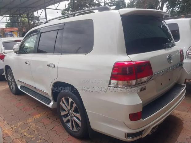 Toyota Land Cruiser 2015 White