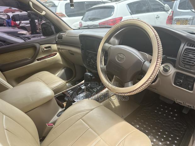 Toyota Land Cruiser 2000 Silver